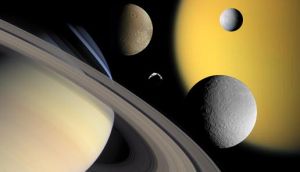 Фотографии (коллаж): Сатурн и его луны Титан, Энцелада, Диона, Реа и Елена, которые будут изучены в продленной миссии  (с сайта НАСА) (кликните картинку для увеличения)