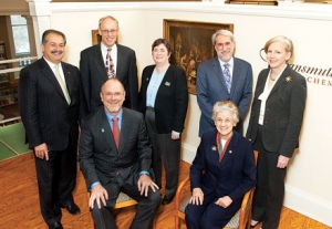 Участники официального старта года химии в США (слева направо): Ливерис, Триттон, Геринг, Носера, Кулман, (сидящие слева направо) Богер и Колвелл. (кликните картинку для увеличения)