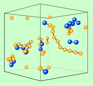 В расплаве Cu(33)Zr(67) атомы образуют цепочки и кластеры.