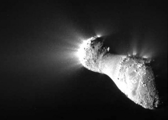 Комета крупным планом